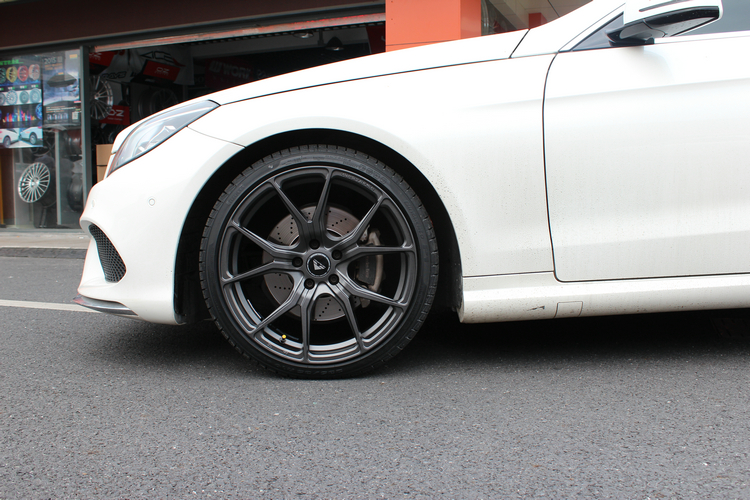 奔驰车型的首选v-ff103款与e级coupe牵手19寸轮毂